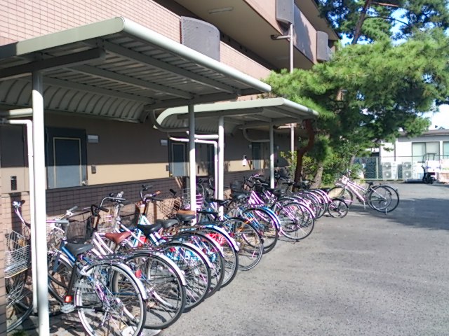 吉川美昌樹マンション 駐輪場