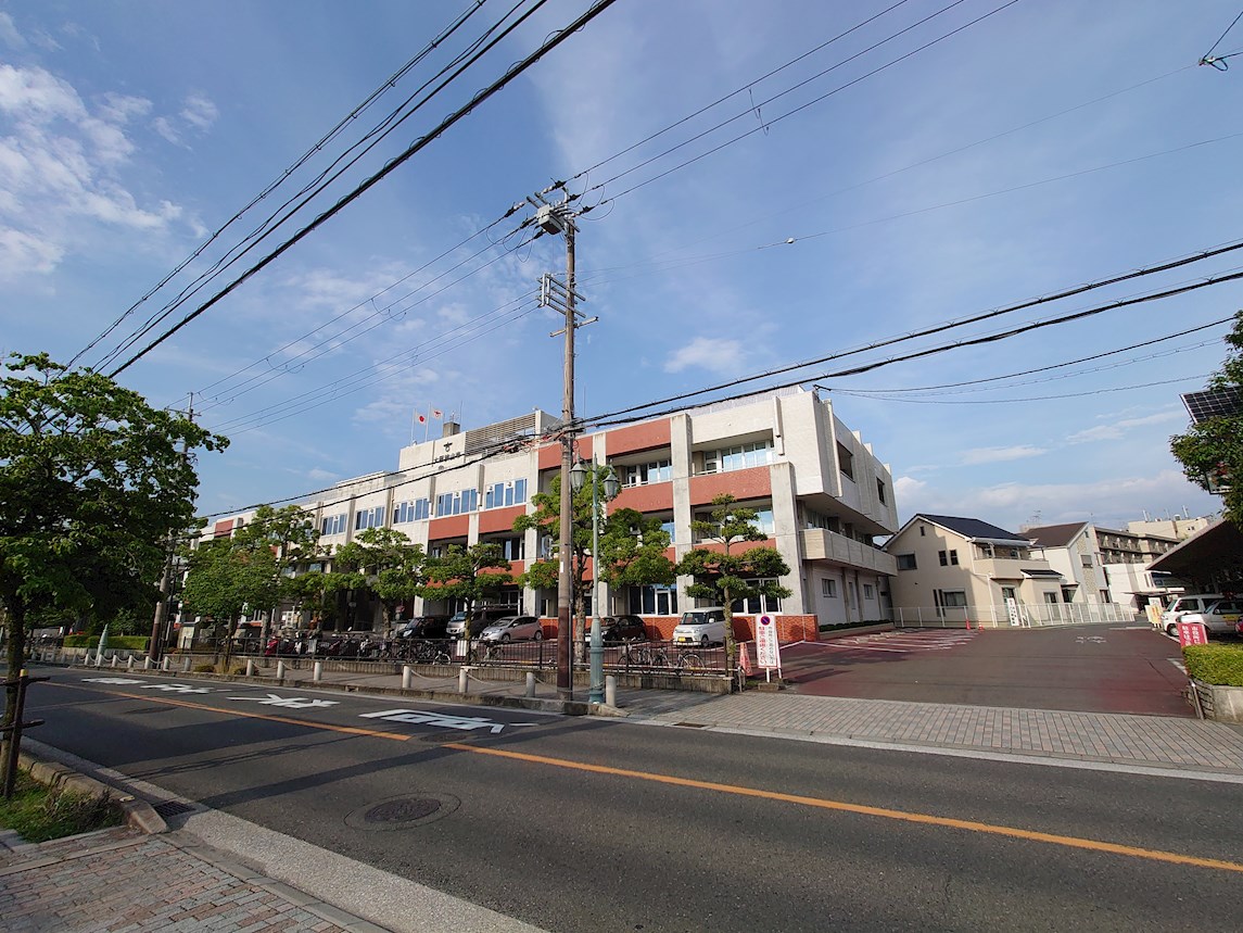エフイー大阪狭山 役所：大阪狭山市役所　810m