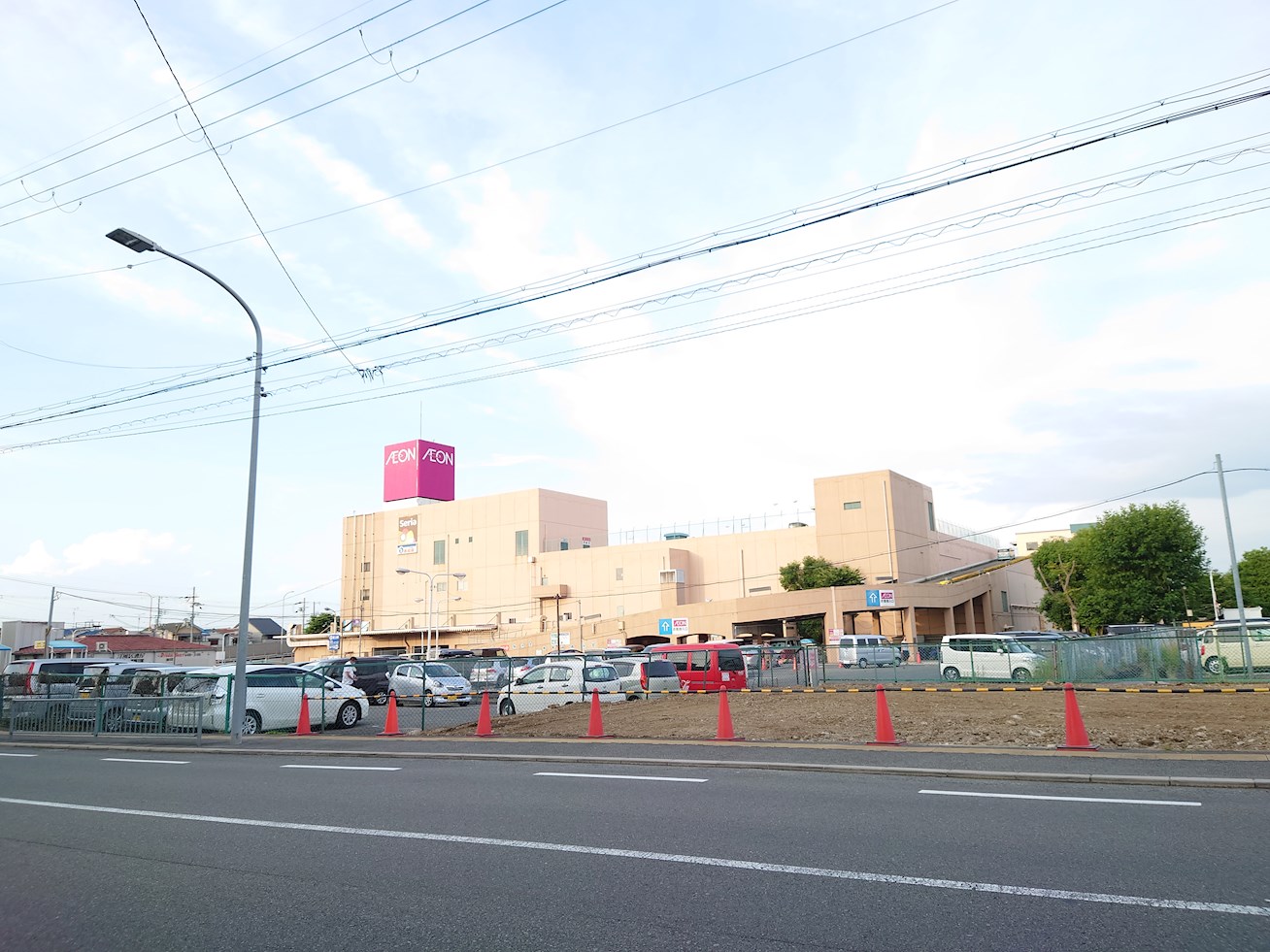 エフイー大阪狭山 ショッピング施設：金剛ｼｮｯﾋﾟﾝｸﾞﾓｰﾙ･ｻﾆｰﾋﾙｽﾞ　2432m