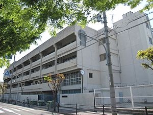 タウンハイツ 中学校：堺市立陵西中学校　866m