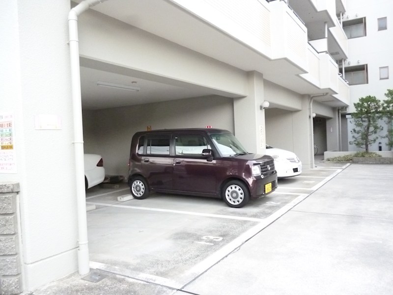 サニーコート中百舌鳥 駐車場